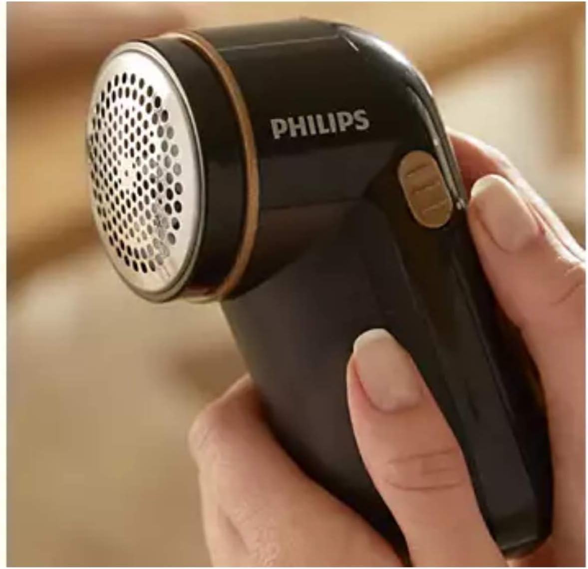 Philips Fabric Shaver – Removes Fabric Pills, Suitable for all Garments, Batteries Included - GC026/80